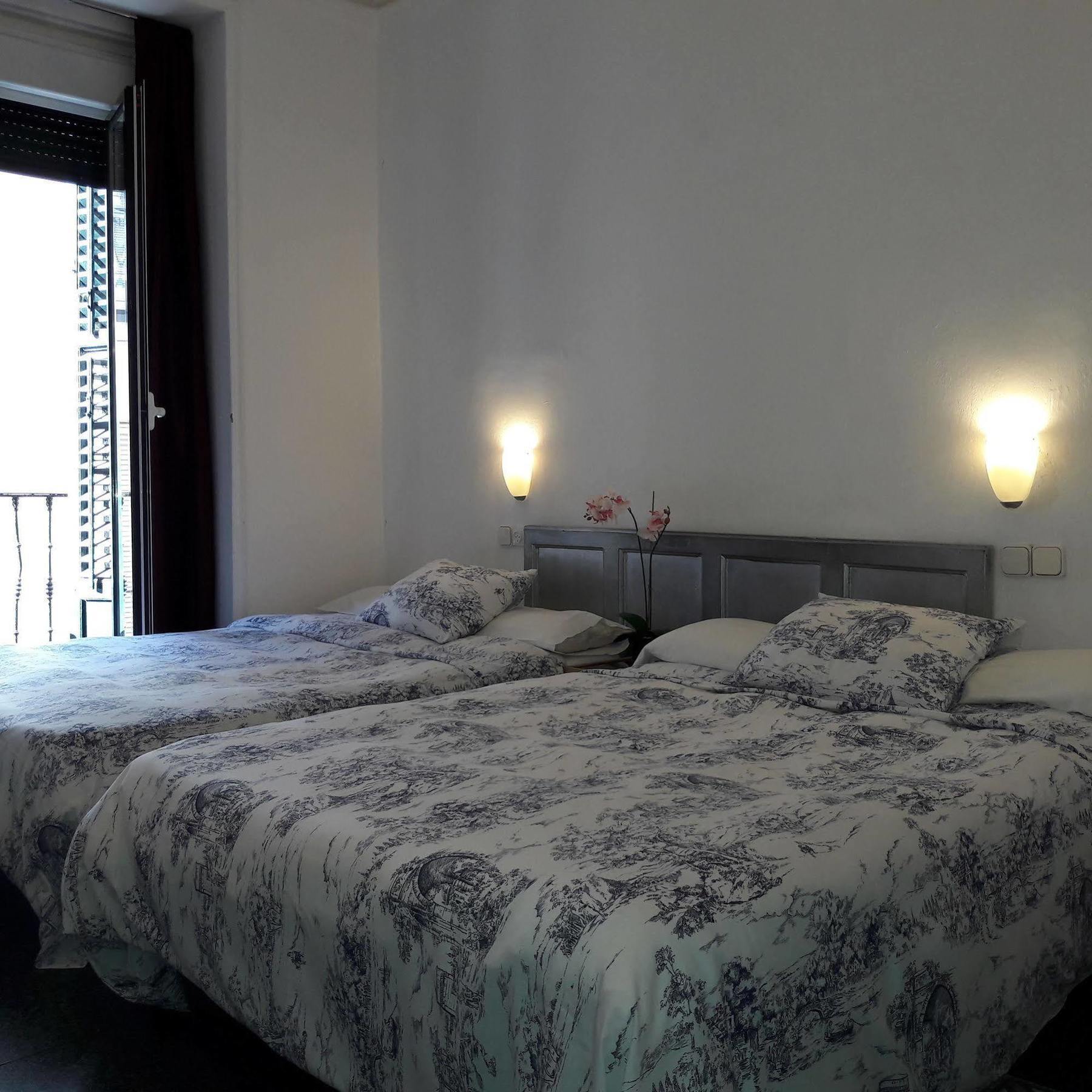Hostal Casa Chueca Madrid Extérieur photo