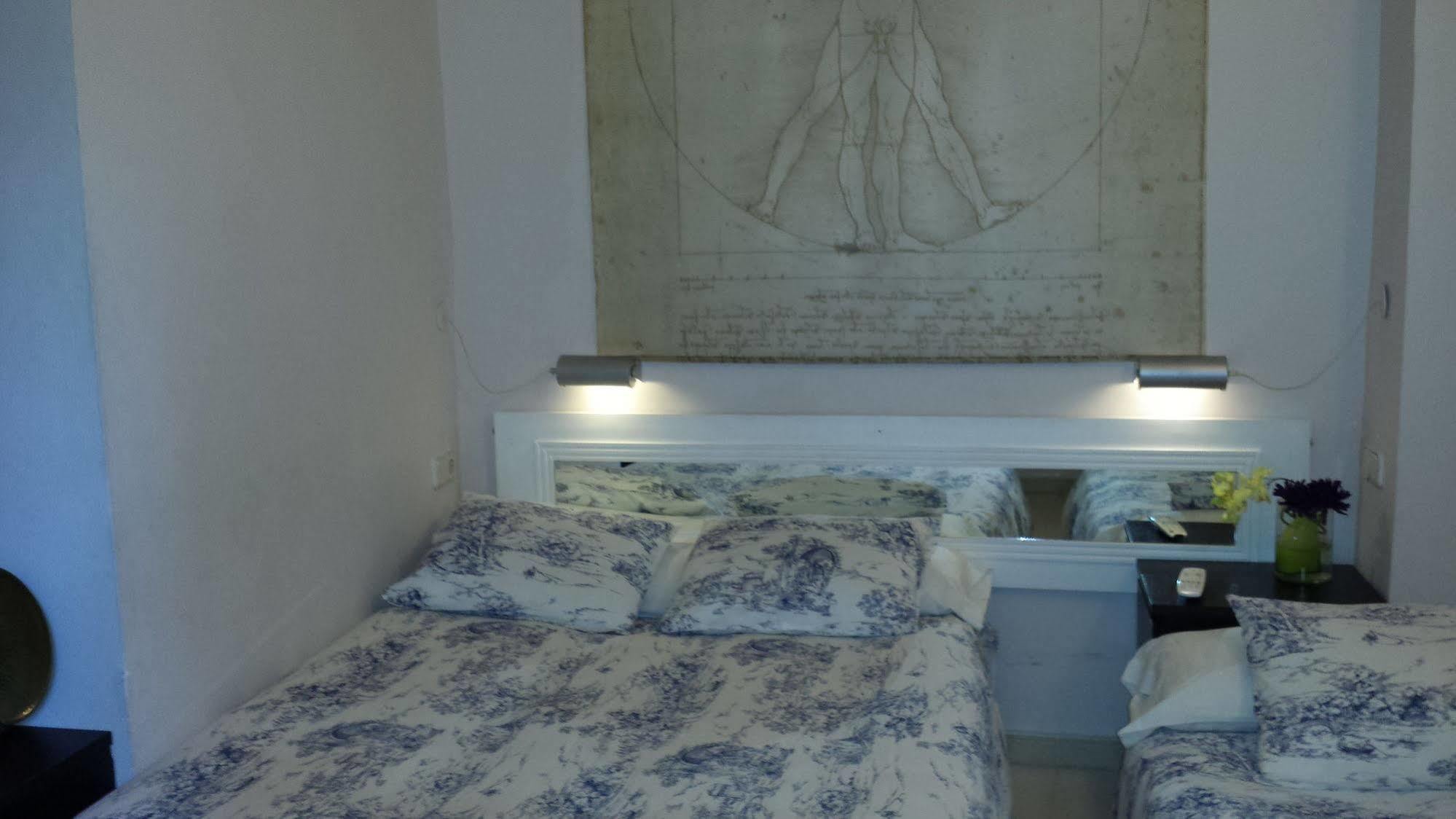 Hostal Casa Chueca Madrid Extérieur photo